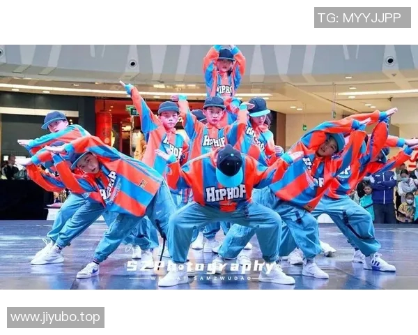 成都街舞队与南京街舞队赛后技术分析与精彩瞬间回顾